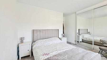 3 bedroom Semi-detached house for sale in Barnby Dun Road, Clay Lane, Doncaster, DN2