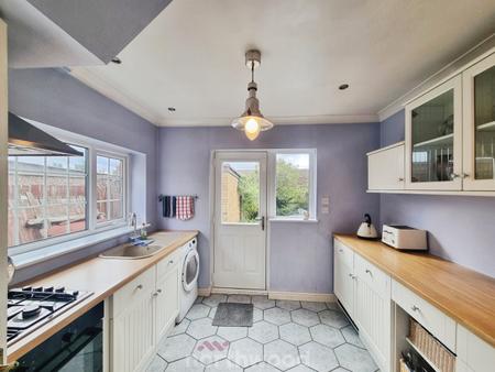 3 bedroom Semi-detached house for sale in Fern Close, Wheatley Hills, Doncaster, DN2