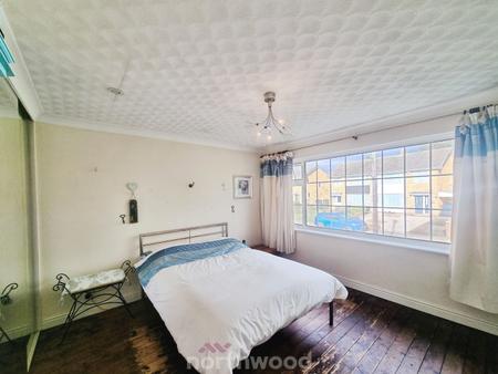 3 bedroom Semi-detached house for sale in Fern Close, Wheatley Hills, Doncaster, DN2