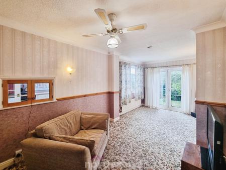 3 bedroom Semi-detached house for sale in Fern Close, Wheatley Hills, Doncaster, DN2