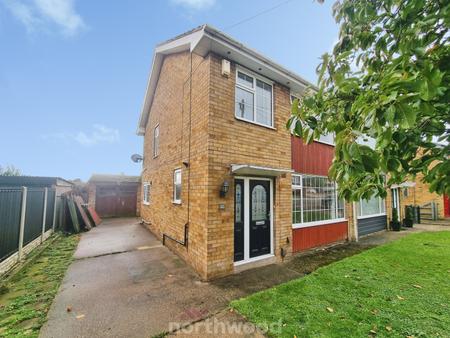 3 bedroom Semi-detached house for sale in Fern Close, Wheatley Hills, Doncaster, DN2