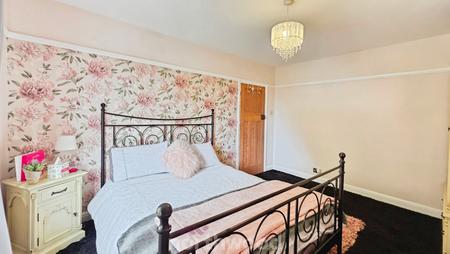 4 bedroom Semi-detached house for sale in Sandbeck Road, Bennetthorpe, Doncaster, DN4