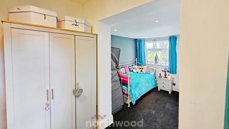4 bedroom Semi-detached house for sale in Sandbeck Road, Bennetthorpe, Doncaster, DN4