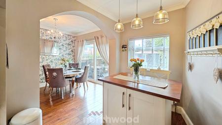 4 bedroom Semi-detached house for sale in Sandbeck Road, Bennetthorpe, Doncaster, DN4