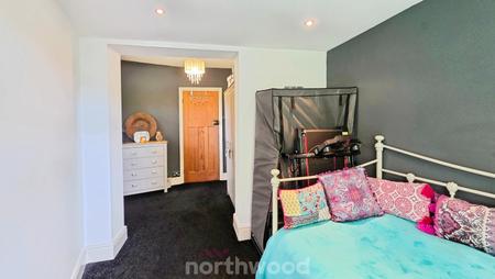 4 bedroom Semi-detached house for sale in Sandbeck Road, Bennetthorpe, Doncaster, DN4