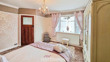 4 bedroom Semi-detached house for sale in Sandbeck Road, Bennetthorpe, Doncaster, DN4