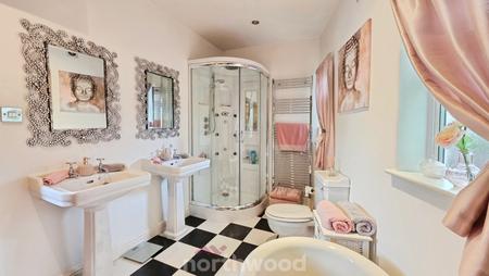 4 bedroom Semi-detached house for sale in Sandbeck Road, Bennetthorpe, Doncaster, DN4