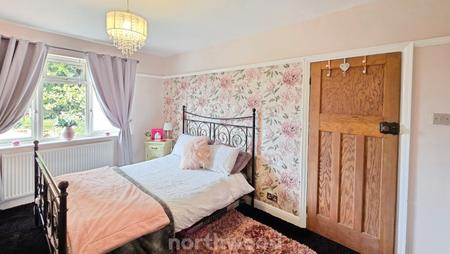 4 bedroom Semi-detached house for sale in Sandbeck Road, Bennetthorpe, Doncaster, DN4