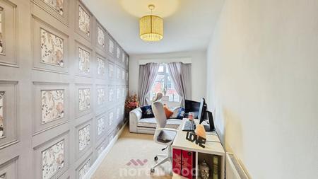 4 bedroom Semi-detached house for sale in Sandbeck Road, Bennetthorpe, Doncaster, DN4