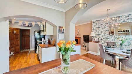 4 bedroom Semi-detached house for sale in Sandbeck Road, Bennetthorpe, Doncaster, DN4