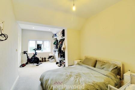3 bedroom Semi-detached house for sale in The Grove, Wheatley Hills, Doncaster, DN2
