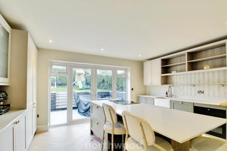 3 bedroom Semi-detached house for sale in The Grove, Wheatley Hills, Doncaster, DN2