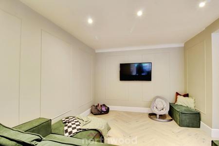3 bedroom Semi-detached house for sale in The Grove, Wheatley Hills, Doncaster, DN2