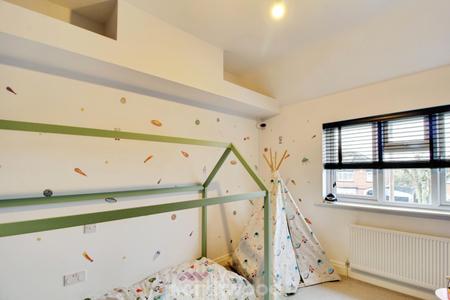 3 bedroom Semi-detached house for sale in The Grove, Wheatley Hills, Doncaster, DN2