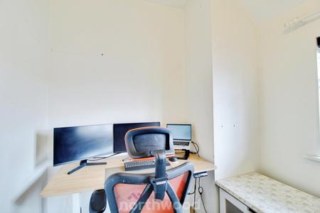 3 bedroom Semi-detached house for sale in The Grove, Wheatley Hills, Doncaster, DN2