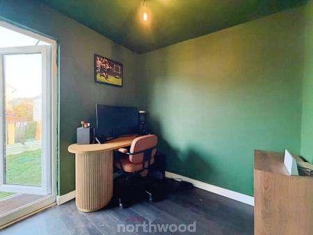 3 bedroom Semi-detached house for sale in The Grove, Wheatley Hills, Doncaster, DN2