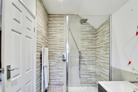 3 bedroom Semi-detached house for sale in The Grove, Wheatley Hills, Doncaster, DN2