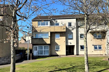 2 bedroom Flat for sale in Dykehead Place, Dundee, DD4