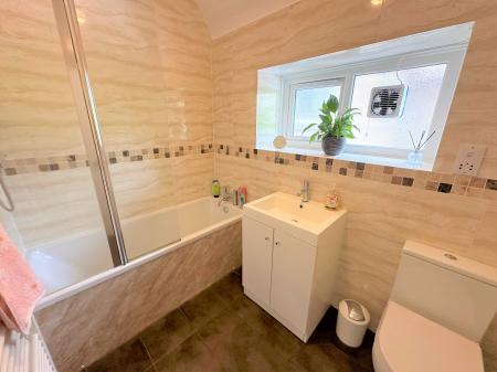 4 bedroom Maisonette for sale in Farington Street, Dundee, DD2