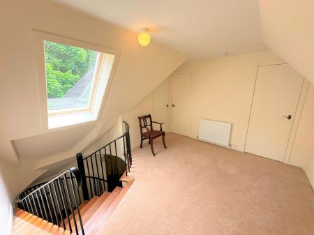 4 bedroom Maisonette for sale in Farington Street, Dundee, DD2