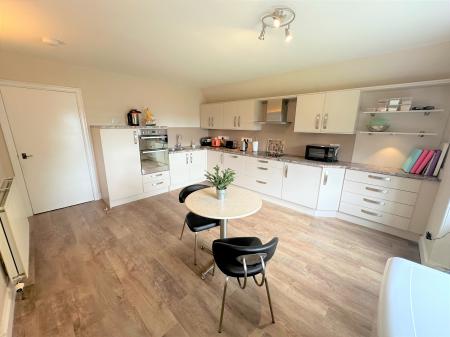 4 bedroom Maisonette for sale in Farington Street, Dundee, DD2