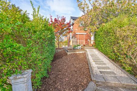 4 bedroom Semi-detached house for sale in Inverary Terrace, Dundee, DD3