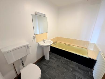 4 bedroom Town house for sale in Minard Crescent, Dundee, DD3