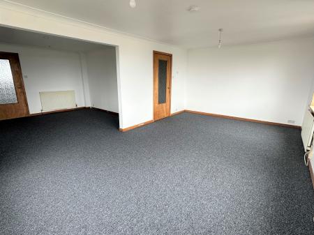 4 bedroom Town house for sale in Minard Crescent, Dundee, DD3