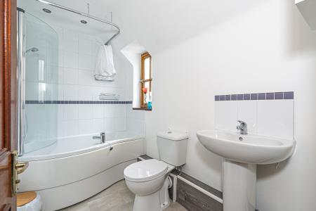 2 bedroom End of terrace house for sale in North Street, Milnathort, KY13