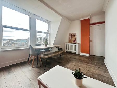 3 bedroom Flat for sale in Seagate, Dundee, DD1