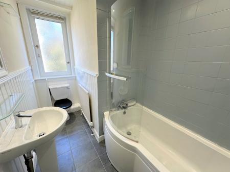 2 bedroom Flat to let in Eden Street, Dundee, DD4