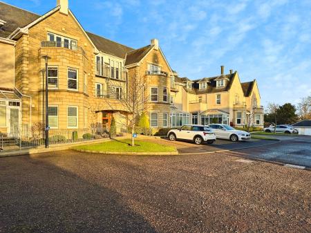 2 bedroom Flat to let in Bader Square, Broughty Ferry, Dundee, DD5