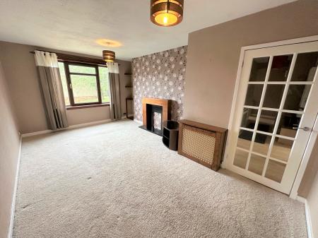 3 bedroom Flat to let in Loganlee Terrace, Dundee, DD2