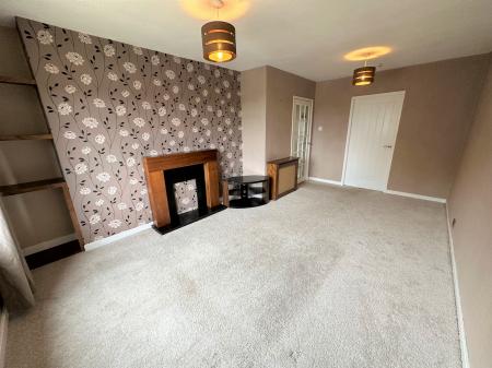 3 bedroom Flat to let in Loganlee Terrace, Dundee, DD2