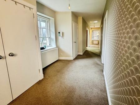 3 bedroom Flat to let in Perth Road, Dundee, DD2