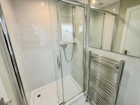 3 bedroom Flat to let in Perth Road, Dundee, DD2