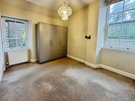 3 bedroom Flat to let in Perth Road, Dundee, DD2