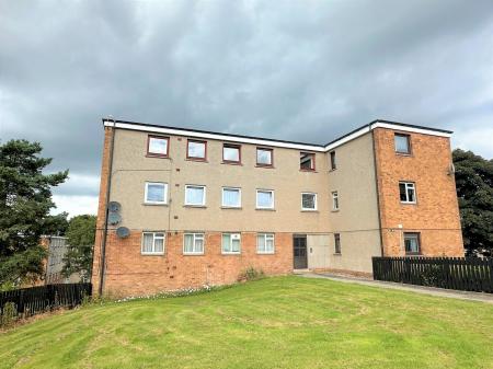 2 bedroom Flat to let in Charleston Drive, Dundee, DD2