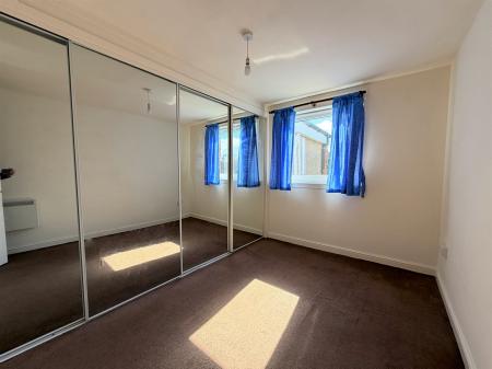 2 bedroom Flat to let in Charleston Drive, Dundee, DD2