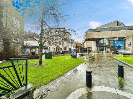 2 bedroom Flat for sale in Tay Square, Dundee, DD1