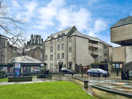 2 bedroom Flat for sale in Tay Square, Dundee, DD1