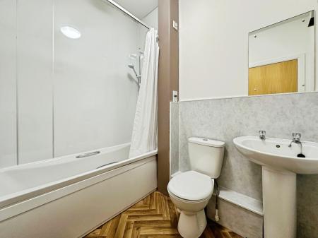 2 bedroom Flat for sale in Tay Square, Dundee, DD1