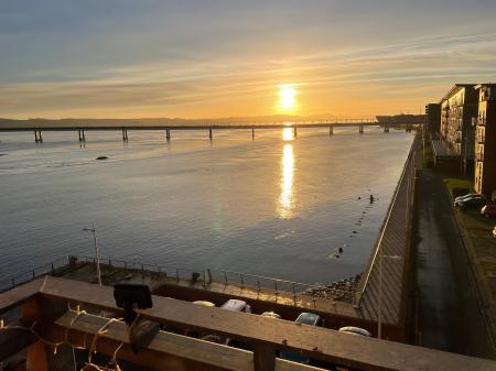 2 bedroom Flat to let in Marine Parade, Dundee, DD1