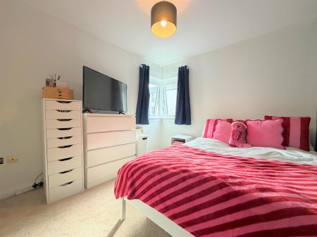 2 bedroom Flat for sale in Arbroath Road, Dundee, DD4