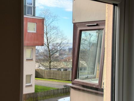 2 bedroom Flat for sale in Arbroath Road, Dundee, DD4