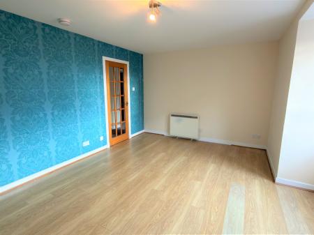 2 bedroom Flat to let in Graham Place, Dundee, DD4