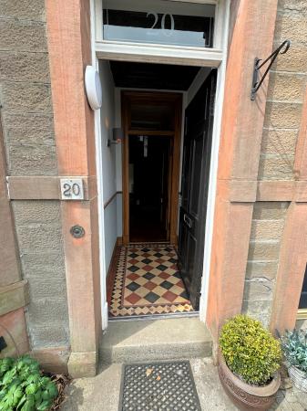 4 bedroom Semi-detached house to let in Lintrathen Gardens, Dundee, DD3