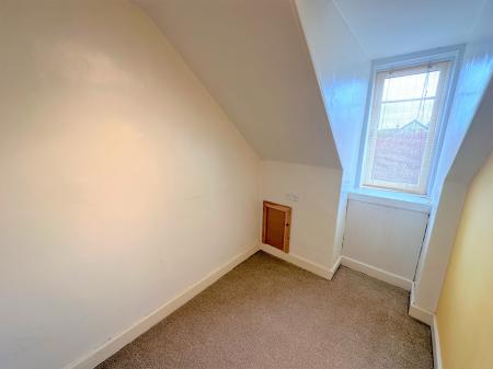 4 bedroom Semi-detached house to let in Lintrathen Gardens, Dundee, DD3