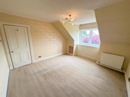 4 bedroom Semi-detached house to let in Lintrathen Gardens, Dundee, DD3