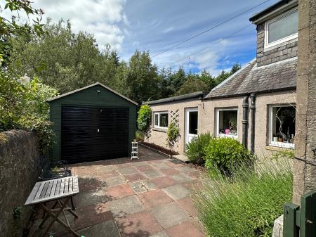 4 bedroom Semi-detached house to let in Lintrathen Gardens, Dundee, DD3